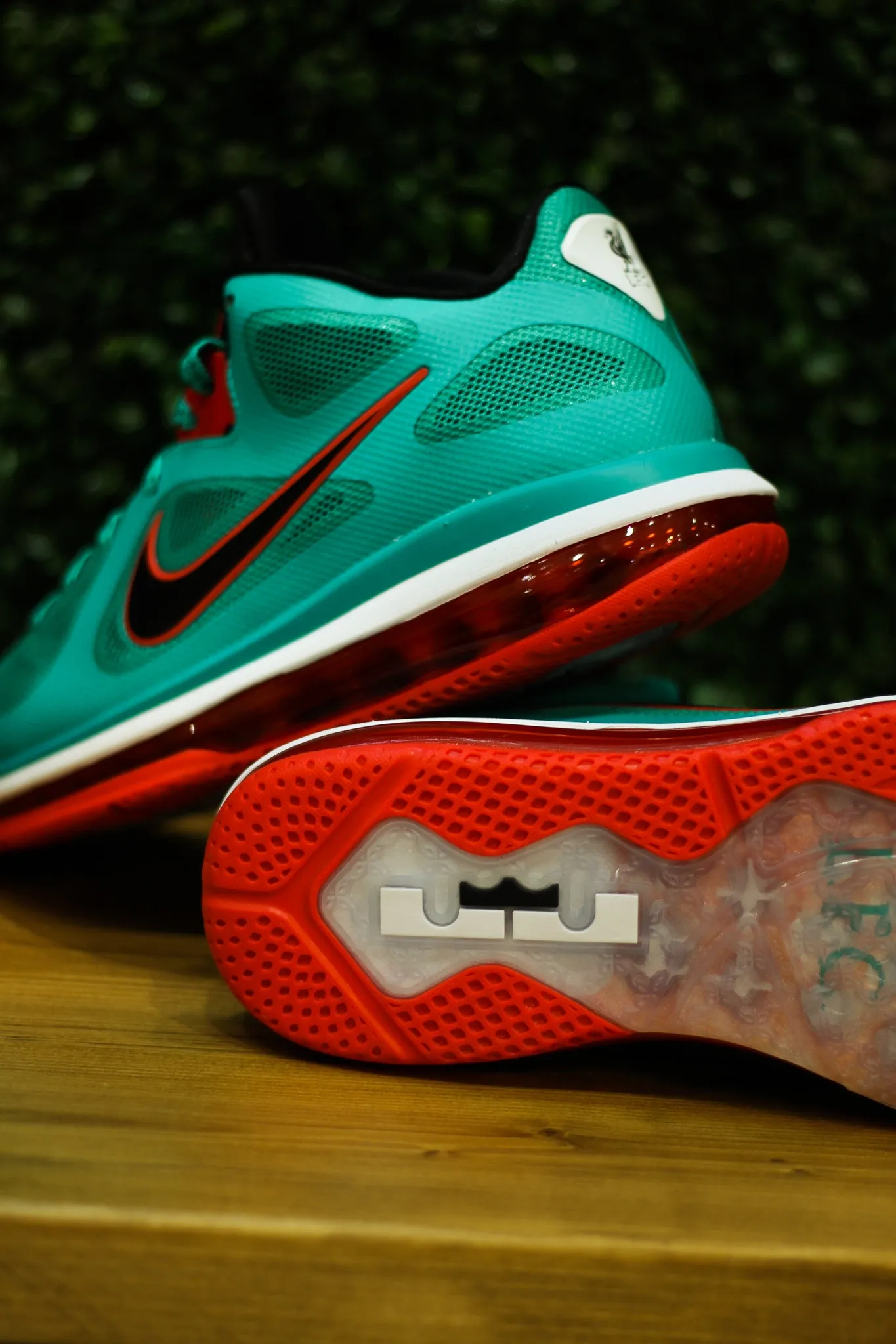 LEBRON IX LOW "REVERSE LIVERPOOL"